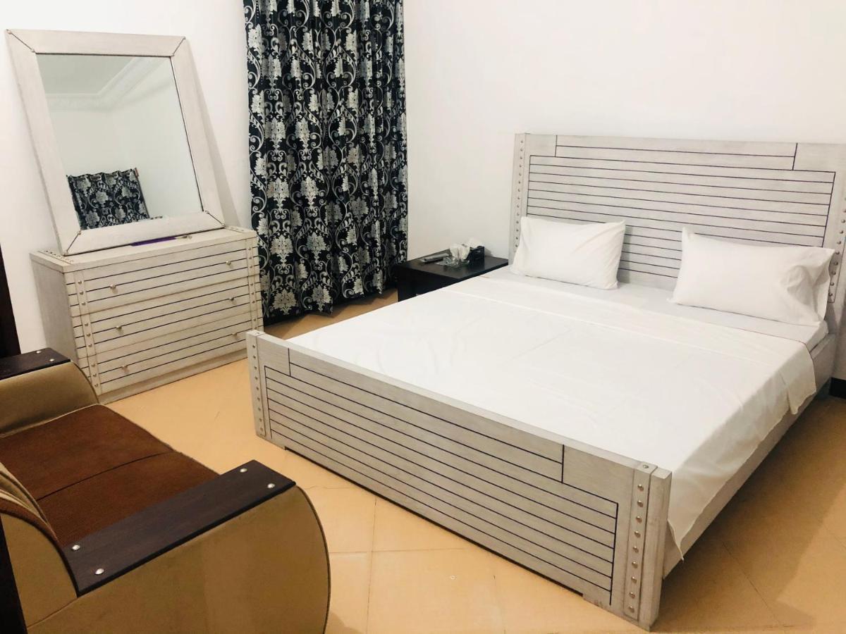 Lux Lounge Guest House Islamabad Zewnętrze zdjęcie