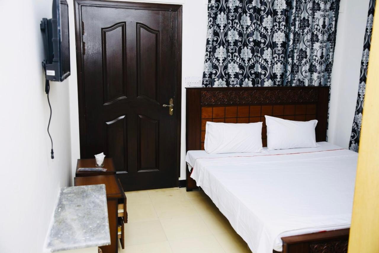 Lux Lounge Guest House Islamabad Zewnętrze zdjęcie