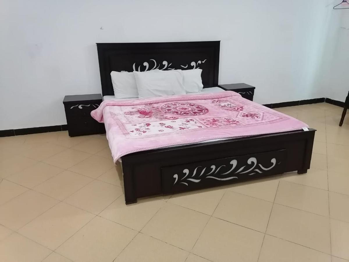 Lux Lounge Guest House Islamabad Zewnętrze zdjęcie