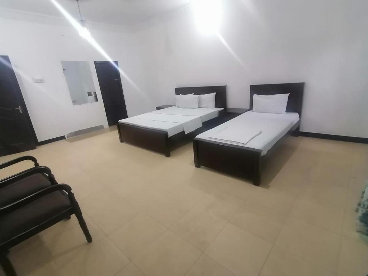 Lux Lounge Guest House Islamabad Zewnętrze zdjęcie