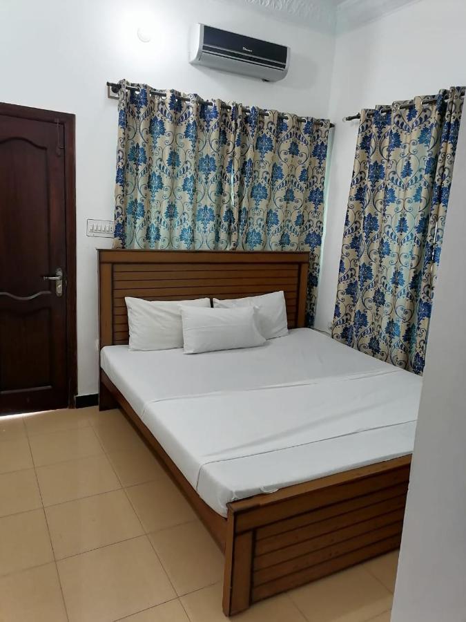 Lux Lounge Guest House Islamabad Zewnętrze zdjęcie