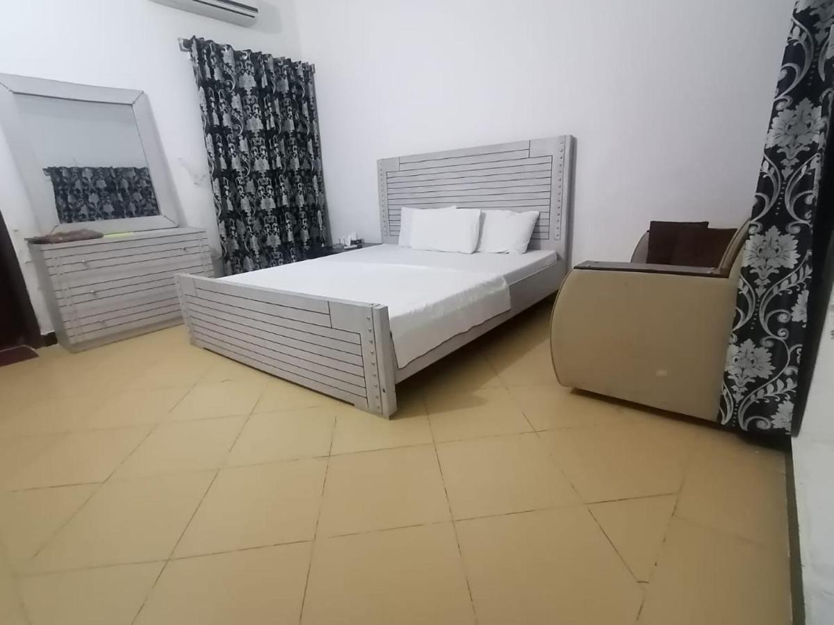 Lux Lounge Guest House Islamabad Zewnętrze zdjęcie
