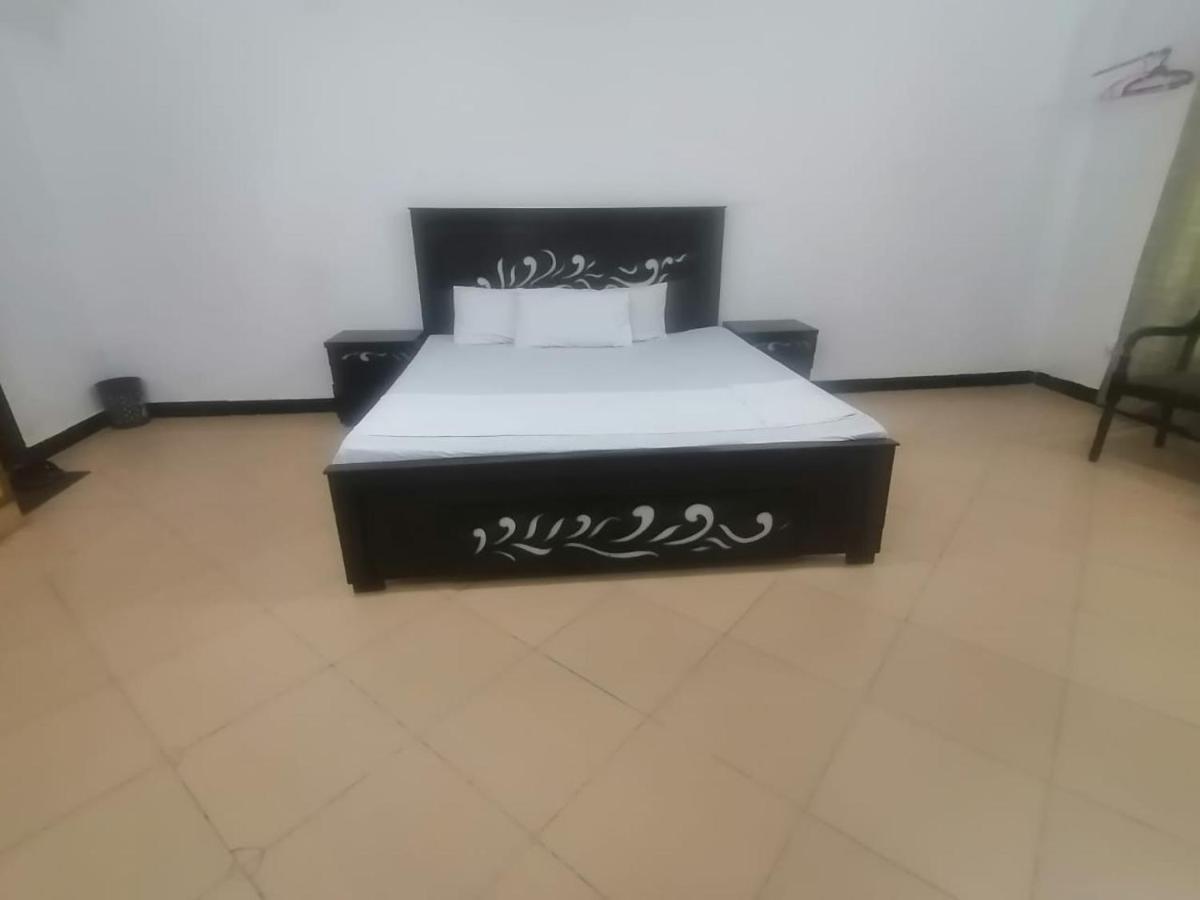 Lux Lounge Guest House Islamabad Zewnętrze zdjęcie