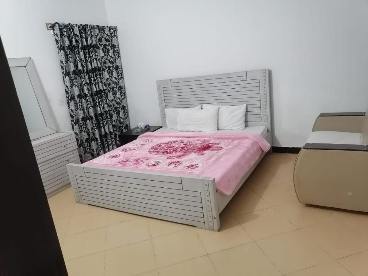 Lux Lounge Guest House Islamabad Zewnętrze zdjęcie