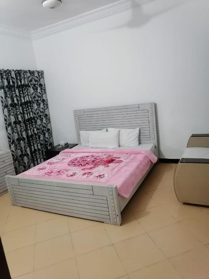 Lux Lounge Guest House Islamabad Zewnętrze zdjęcie