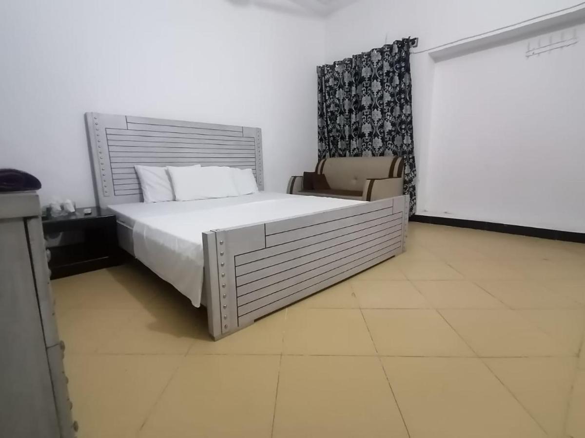 Lux Lounge Guest House Islamabad Zewnętrze zdjęcie