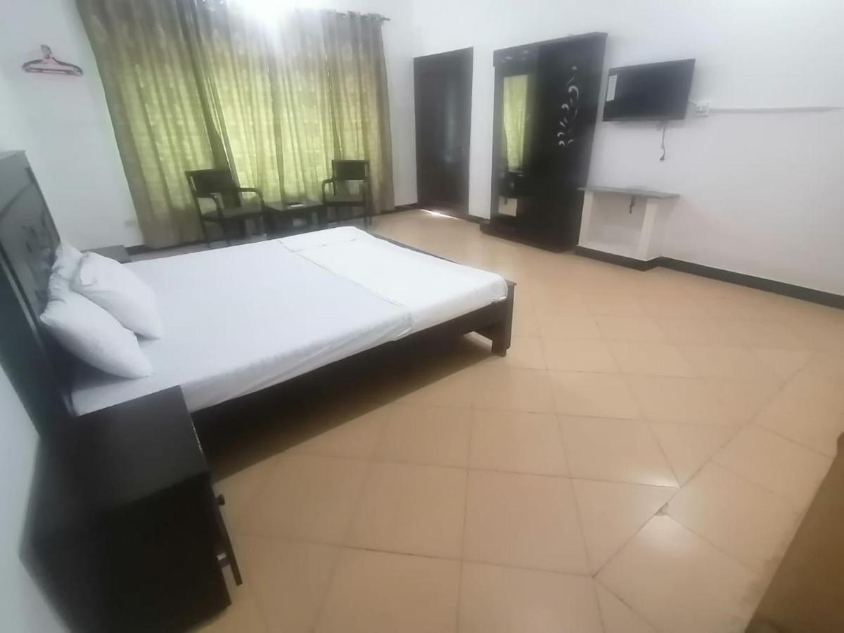 Lux Lounge Guest House Islamabad Zewnętrze zdjęcie